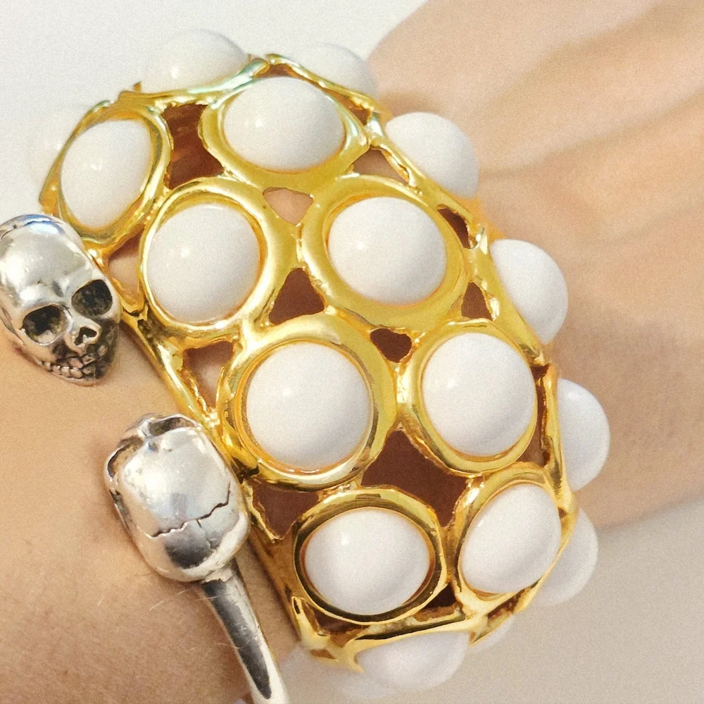 vintage Kenneth Jay Lane chunky white Cabochon cuff bracelet Mod Space Age - Picture 8 of 13